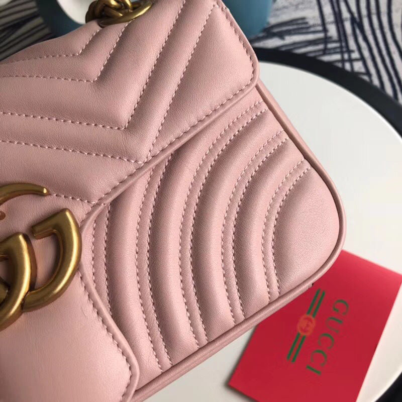 Gucci Marmont matelass¨¦ shoulder bag in Pink