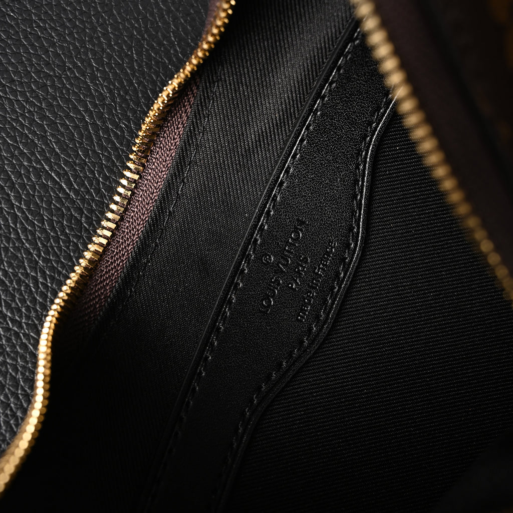 Louis Vuitton Monogram Canvas Pochette Shoulder Bag