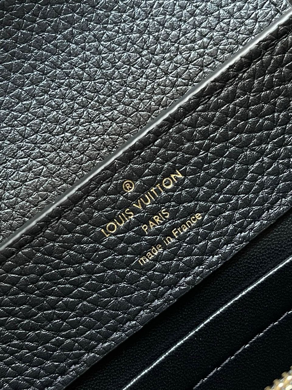 Louis vuitton capucines mini black