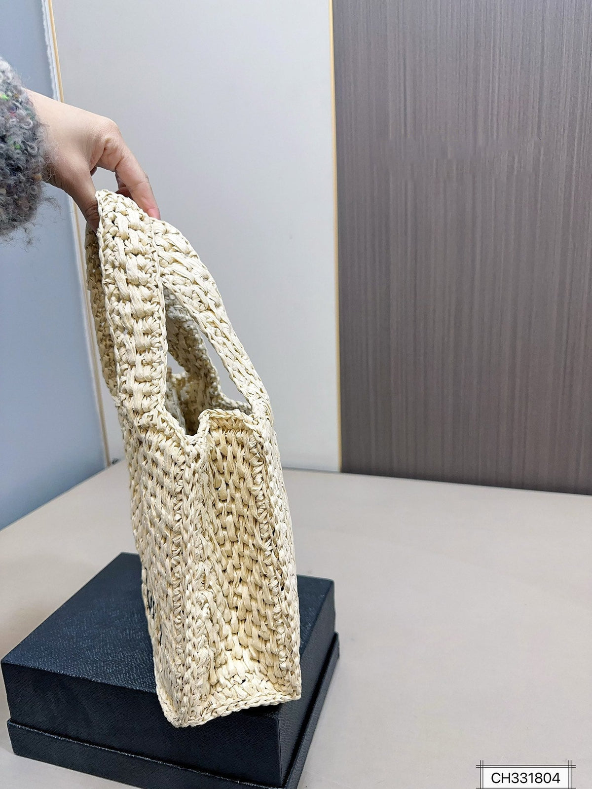 LOEWE Trend Straw Tote Bag 24x19cm